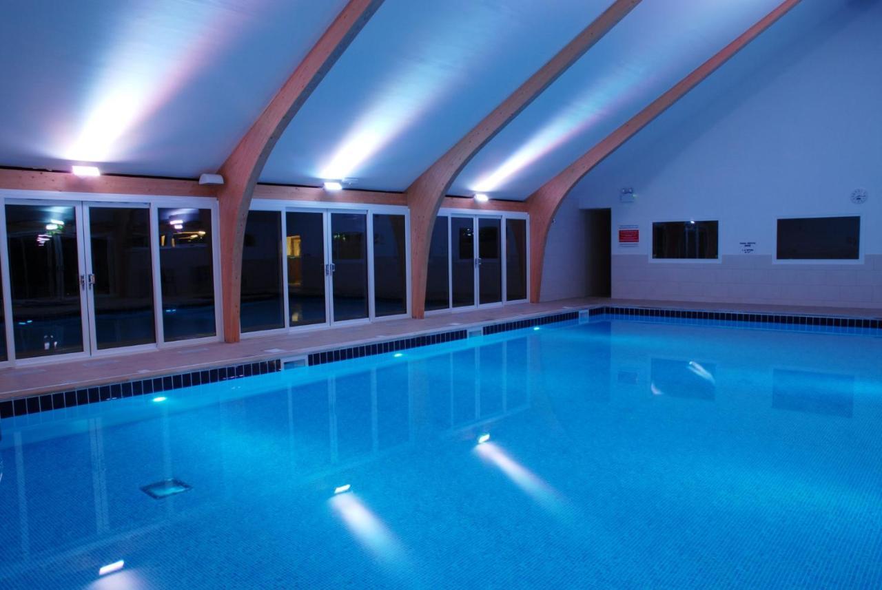 Skylark Sleeps 8 Private Hot Tub & Dogs Welcome Nr Padstow, Resort Pool Bar & Watersports Сент-Колумб-Мейджор Экстерьер фото