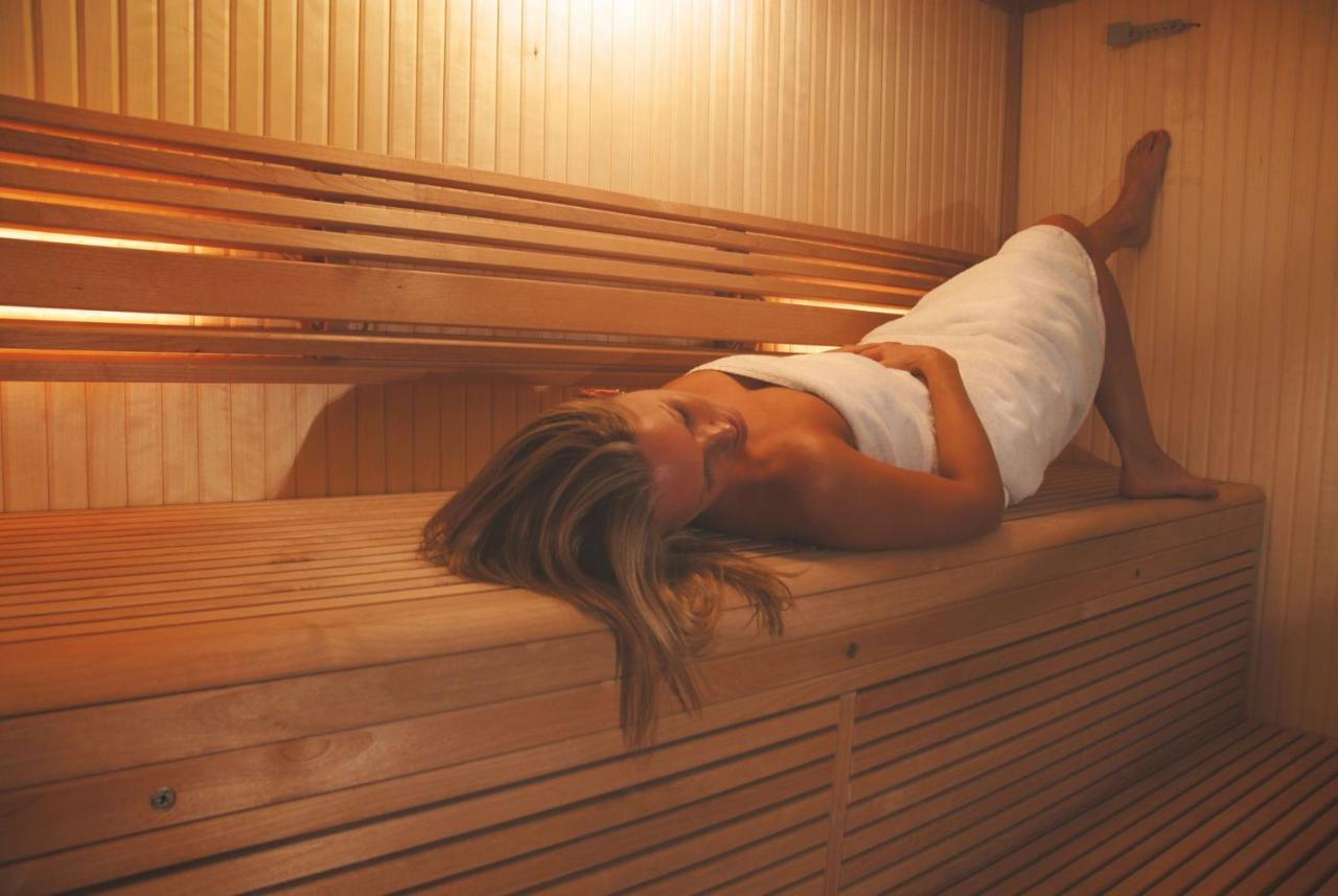 Skylark Sleeps 8 Private Hot Tub & Dogs Welcome Nr Padstow, Resort Pool Bar & Watersports Сент-Колумб-Мейджор Экстерьер фото