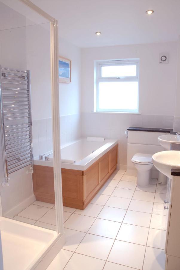 Skylark Sleeps 8 Private Hot Tub & Dogs Welcome Nr Padstow, Resort Pool Bar & Watersports Сент-Колумб-Мейджор Экстерьер фото