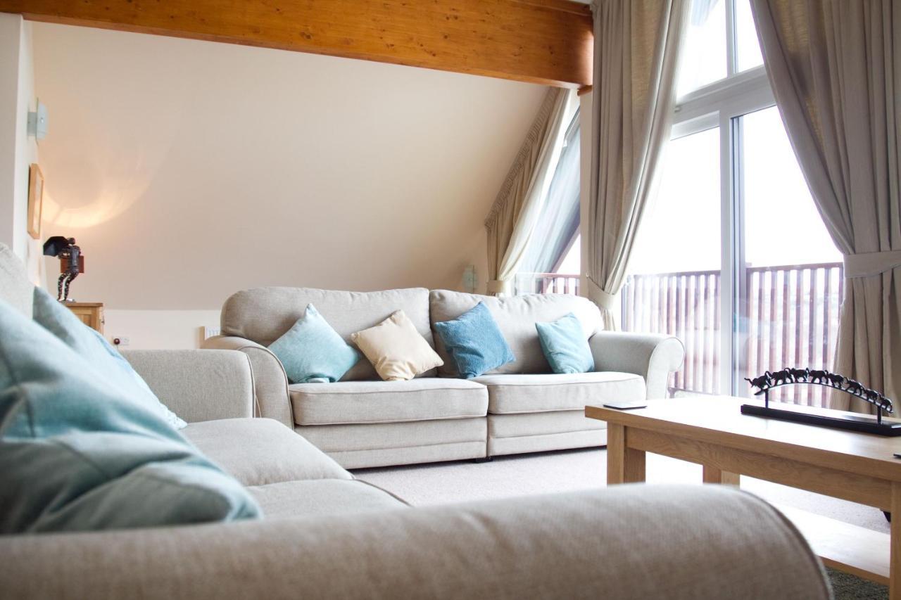 Skylark Sleeps 8 Private Hot Tub & Dogs Welcome Nr Padstow, Resort Pool Bar & Watersports Сент-Колумб-Мейджор Экстерьер фото
